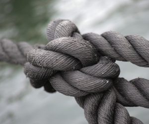 tied-up-1792237_1920